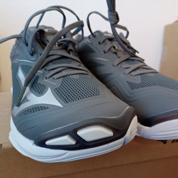 New Women Mizuno Wave Lightning Z6 Gray Athletic Volleyball Sneakers Shoes US 10 - Picture 1 of 5